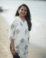 White Flat V-Neck Cotton Kurta